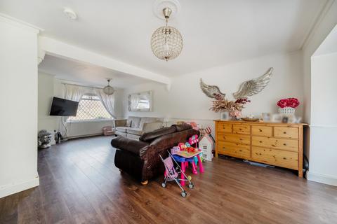 4 bedroom semi-detached house for sale, Martens Avenue, Bexleyheath, Kent, DA7