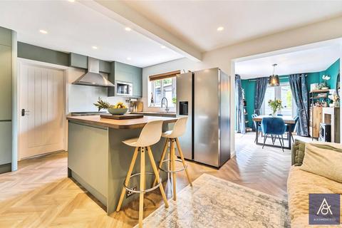 5 bedroom detached house for sale, Holly Close, Northamptonshire NN13