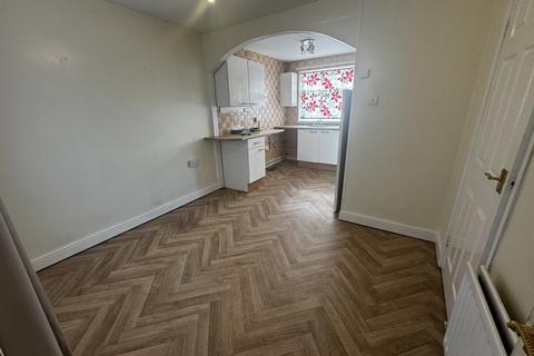 3 bedroom end of terrace house to rent, Watford Close, SUNDERLAND