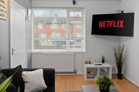 4 bedroom terraced house to rent, Edington Road, London, SE2