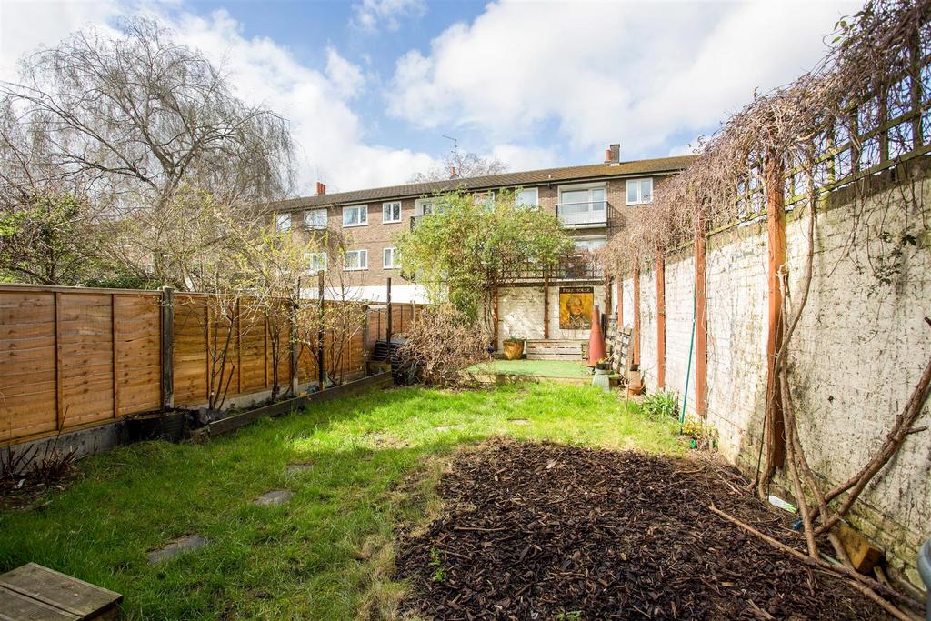 House in Stepney - View 3