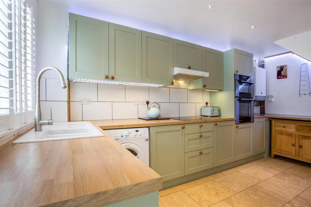 House in Stepney - View 5
