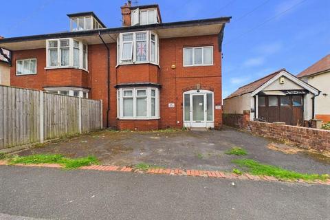 2 bedroom flat for sale, Cardigan Road, Bridlington