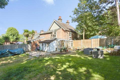 2 bedroom semi-detached house for sale, Armitage Place, Western Road, Hawkhurst, Cranbrook, TN18