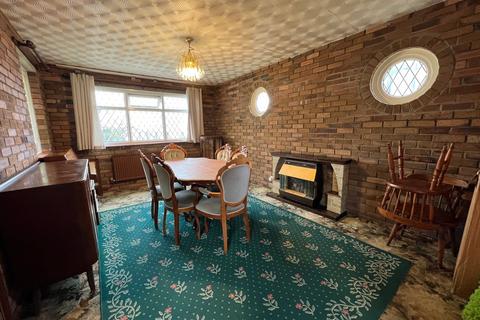 4 bedroom detached bungalow for sale, 39 Main Road, Ogmore-By-Sea, Vale of Glamorgan CF32 0PD
