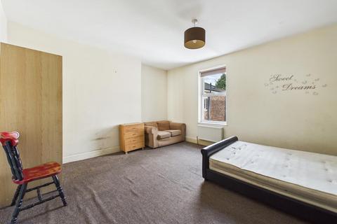 3 bedroom flat to rent, Albert Avenue, Anlaby Road, Kingston Upon Hull