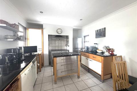 2 bedroom flat for sale, New Road, Ystradowen, Swansea