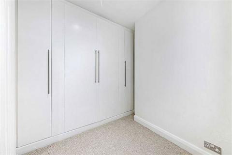 undefined, Queen's Gate, London SW7