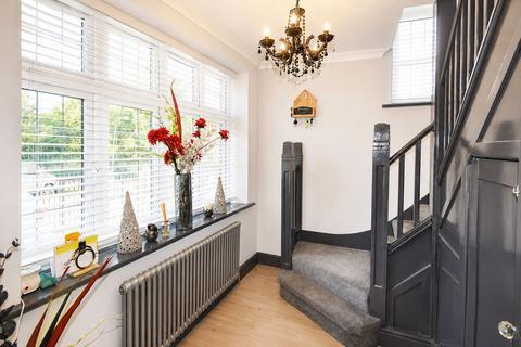 5 bedroom semi-detached house for sale, College Gardens, London, E4