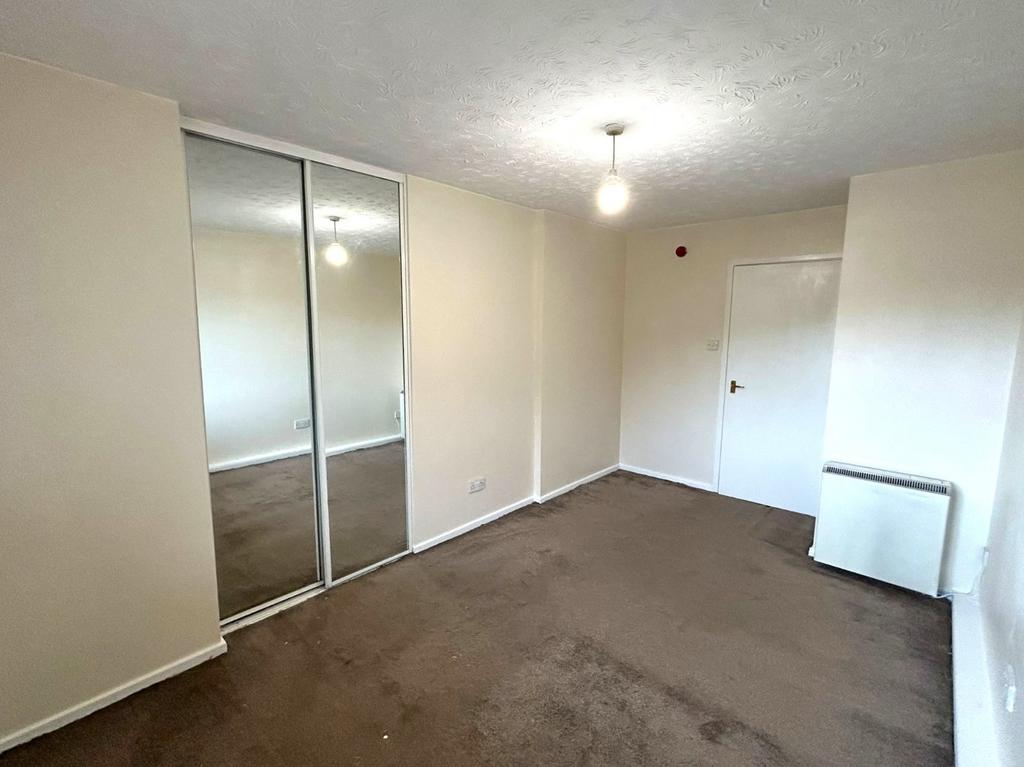 Apartment in Sutton Coldfield, Banners Gate - More
