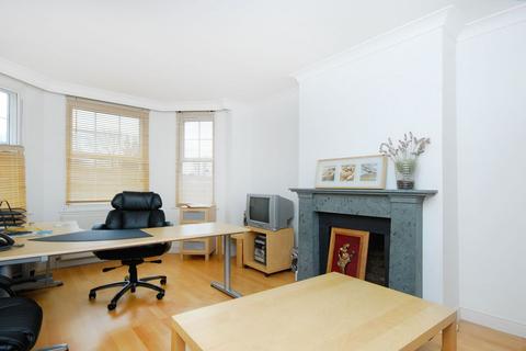 2 bedroom flat to rent, Aylmer Road, Highgate, London, N2