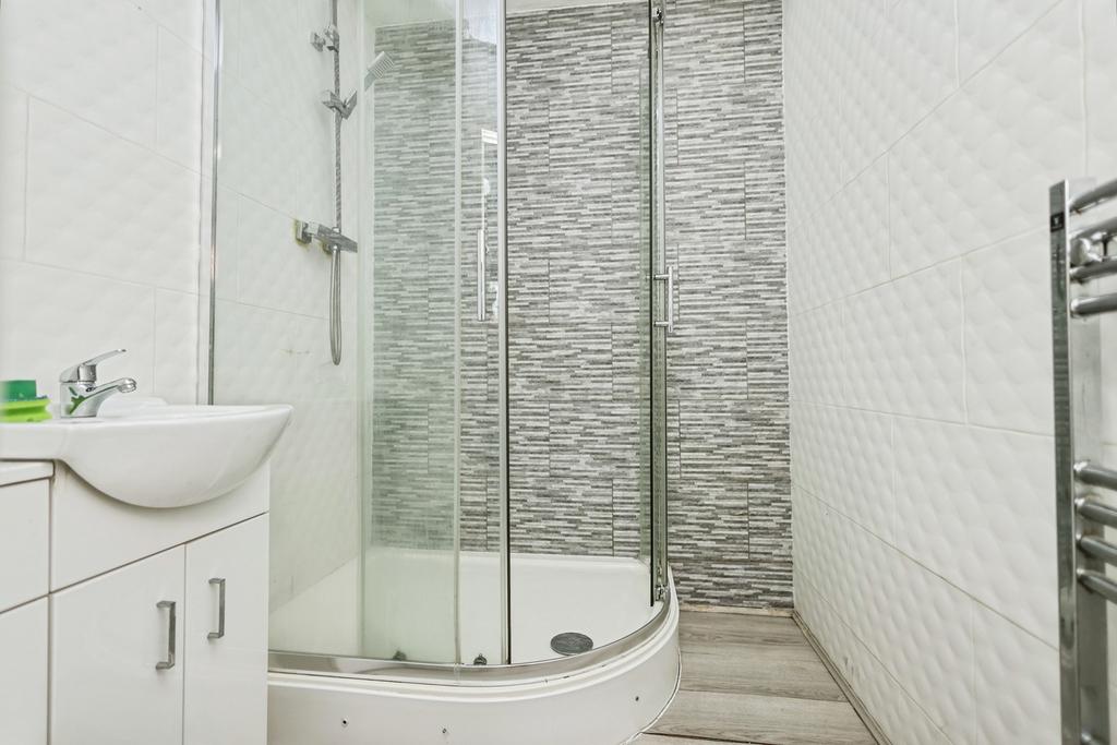 Apartment in Birmingham, West Midlands - View 5