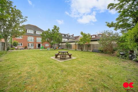 1 bedroom flat for sale, Mawney Road, Romford RM7