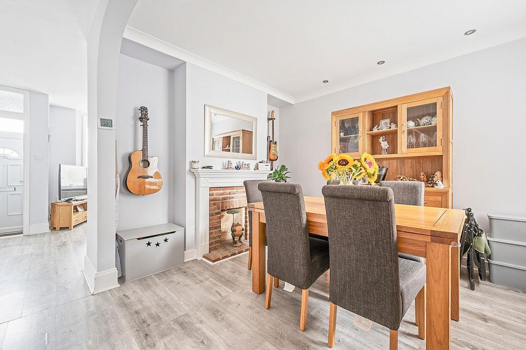 Dining room, fireplace