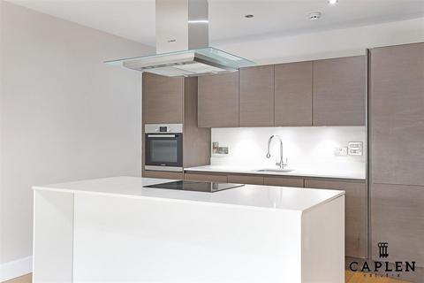 2 bedroom apartment to rent, Manor Road, Chigwell