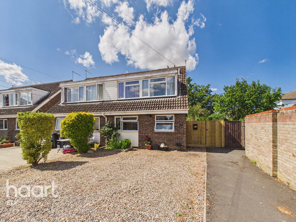 Detached house exterior, driveway