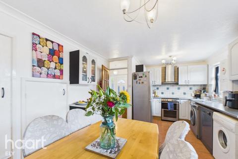 3 bedroom semi-detached house for sale, Guntons Close, Soham