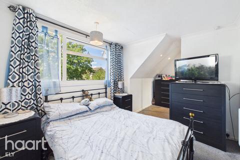 3 bedroom semi-detached house for sale, Guntons Close, Soham