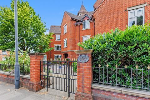 2 bedroom flat for sale, Alcester Road, Stratford-Upon-Avon CV37