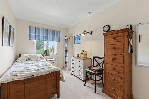 2 bedroom flat for sale, Alcester Road, Stratford-Upon-Avon CV37