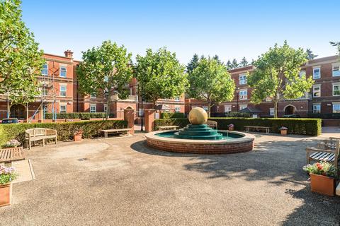 1 bedroom flat for sale, Franklin Court, Godalming GU8