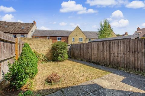 3 bedroom terraced house to rent, Collier Crescent, Witney