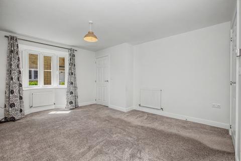 3 bedroom terraced house to rent, Collier Crescent, Witney