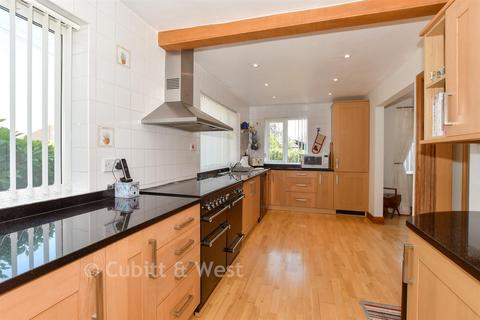 4 bedroom bungalow for sale, The Crescent, Horsham RH12