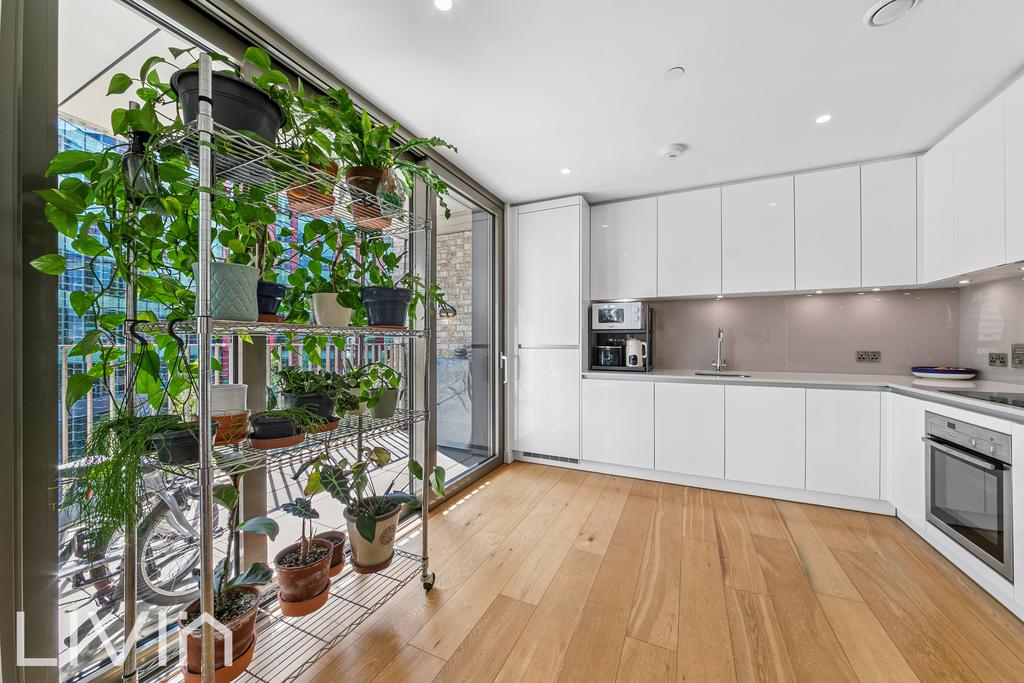 Apartment in Croydon - View 4