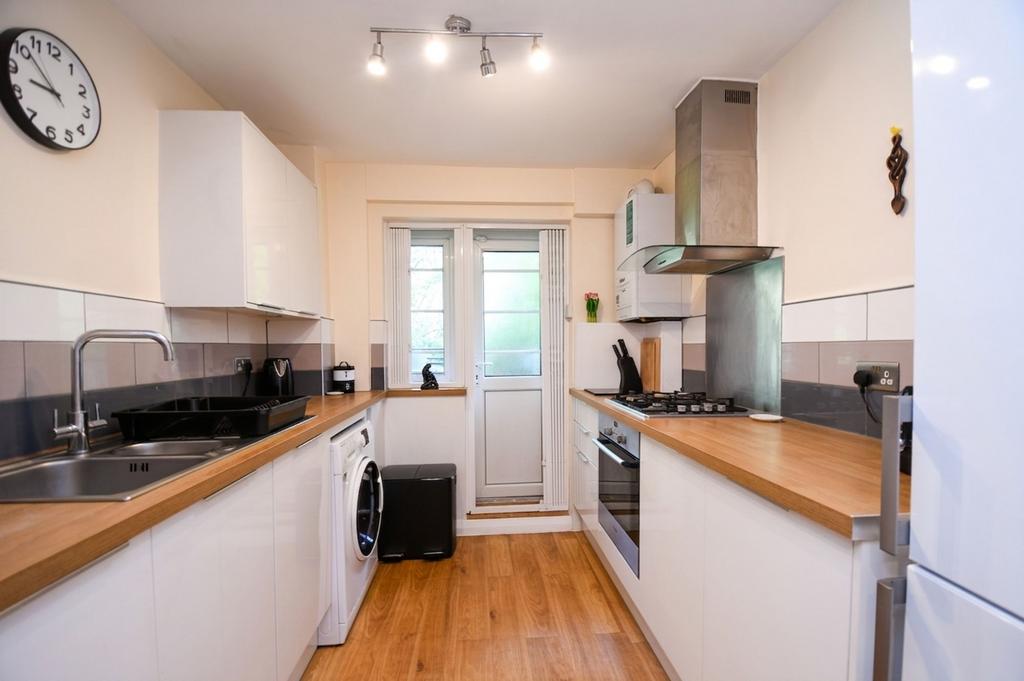 Apartment in Salford, Trinity, Lower Broughton - View 2