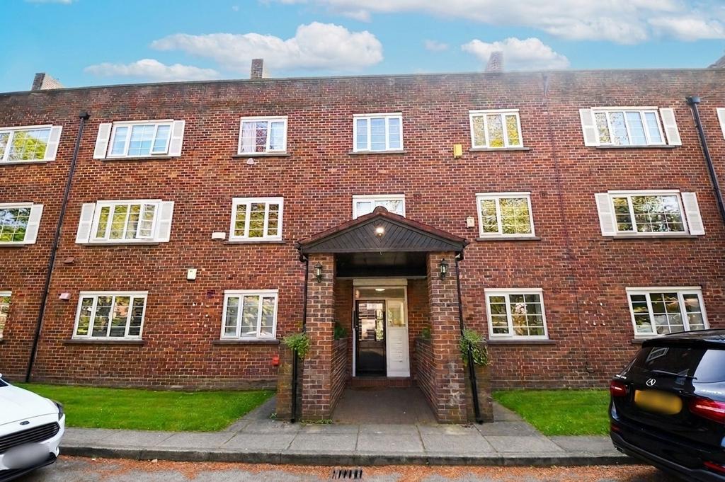Apartment in Salford, Trinity, Lower Broughton - View 3