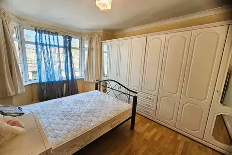 4 bedroom terraced house to rent, Littlemoor Road, Ilford IG1