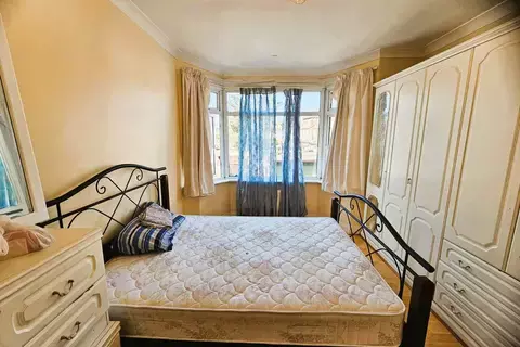 4 bedroom terraced house to rent, Littlemoor Road, Ilford IG1