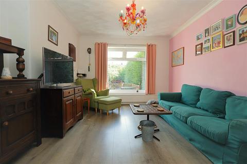 3 bedroom semi-detached house for sale, Swinnow Drive, Leeds