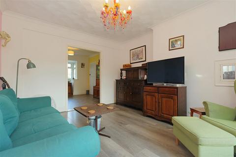 3 bedroom semi-detached house for sale, Swinnow Drive, Leeds