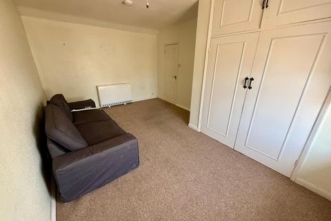 1 bedroom flat for sale, Flat 4, The Old Mermaid, South Street, Sherborne, Dorset DT9 3NG