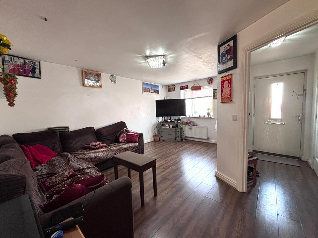 House in Leicester, Latimer - View 2