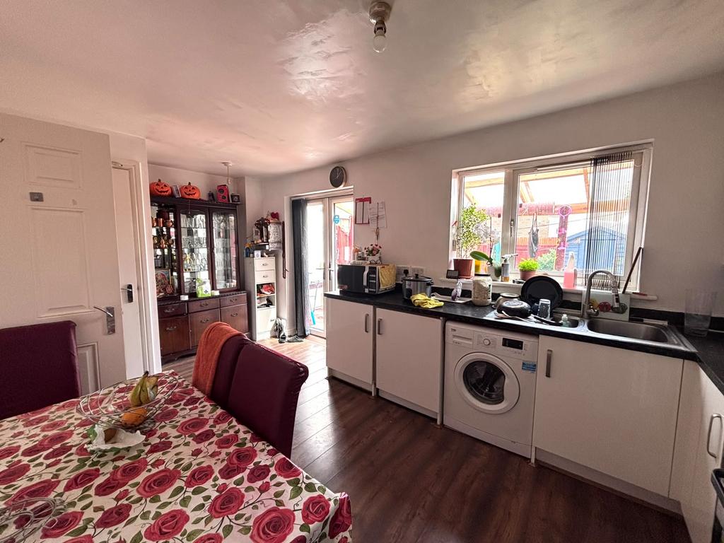 House in Leicester, Latimer - View 5