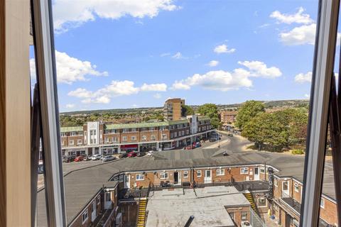 2 bedroom flat for sale, The Causeway, Goring-By-Sea, Worthing