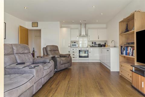 2 bedroom flat for sale, The Causeway, Goring-By-Sea, Worthing