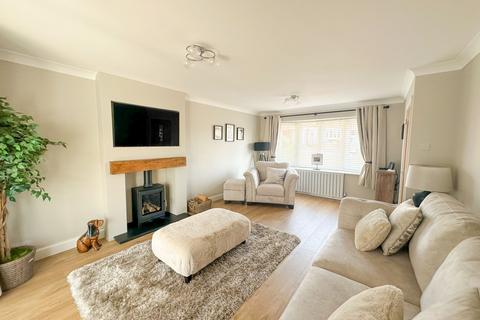 3 bedroom detached house for sale, Connolly Drive, Kettering NN14