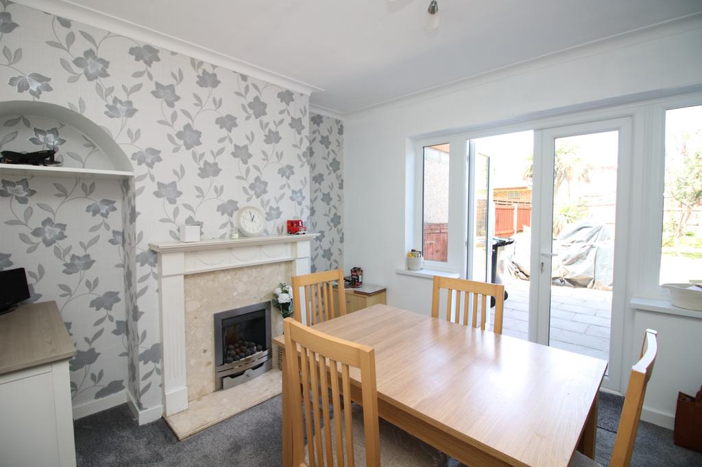 Dining room, fireplace
