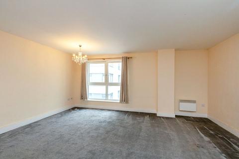 2 bedroom flat to rent, Alencon Link, Hampshire RG21