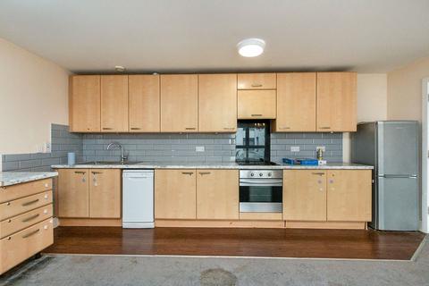 2 bedroom flat to rent, Alencon Link, Hampshire RG21