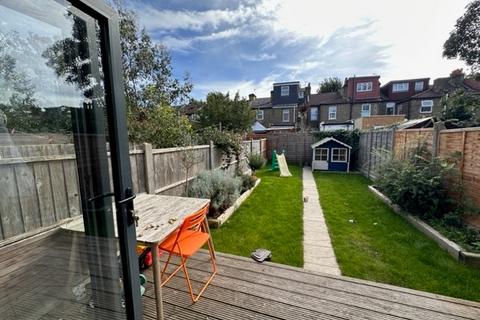 4 bedroom house to rent, Waterloo Road, Leyton, London, E10