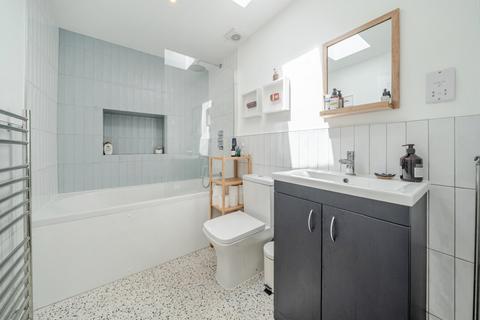 4 bedroom terraced house for sale, Cloudesdale Road, Balham, London, SW17