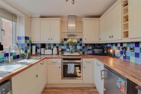 2 bedroom terraced house for sale, Deepwell Bank, Halfway, Sheffield, S20