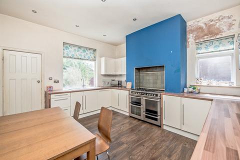 3 bedroom terraced house for sale, Park View, Cleckheaton, West Yorkshire, BD19