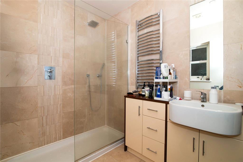 House in Kingston upon Thames - More