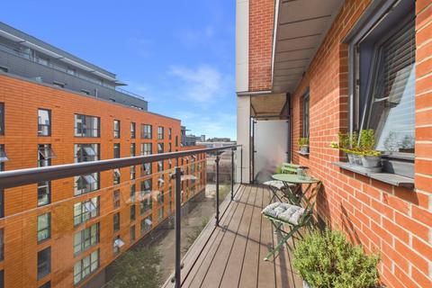 2 bedroom apartment for sale, Grays Place, Slough, Berkshire, SL2